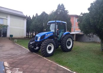 ADMISTRAÇÃO MUNICIPAL DE ZORTÉA ADQUIRE MAIS UM TRATOR PARA SECRETARIA DE AGRICULTURA