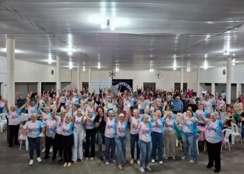 Aproximadamente 200 pessoas participam de Palestra Show Motivacional Promovido pela Prefeitura de Zortéa