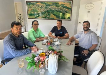 Administração de Zortéa se reúne com engenheiros da AMPLASC para discutir o andamento de três obras