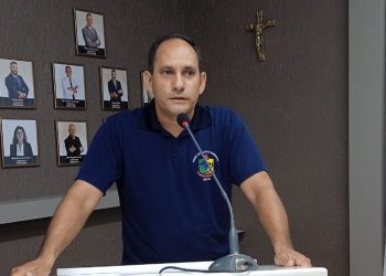 Vereador Elio Rodrigues solicita através de indicação instalação de porta de emergência na quadra do Ginásio de esportes de Zortéa