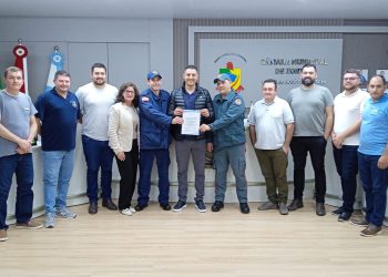 Câmara de Vereadores de Zortéa entrega moções de aplausos ao Corpo de Bombeiros Militar de Capinzal-SC e bombeiro voluntário BCP Eduardo Bazzo.