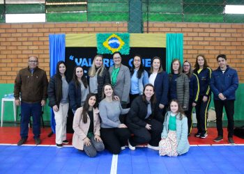Desfile Cívico de Zortéa reuniu autoridades, escolas e bom público no Ginásio de Esportes