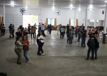 Prefeitura de Zortéa promoveu tarde dançante em homenagem ao dia do Idoso