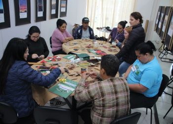 Curso de Artesanato em Couro oferecido pela prefeitura de Zortéa