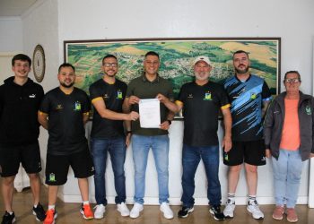 Prefeito interino Maicon Martinazzo autoriza aquisição de veículo para a Secretaria de Esportes de Zortéa