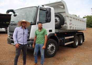 Caminhão adquirido pela Prefeitura de Zortéa em parceria com o Governo do Estado já está à disposição da Secretaria de Obras