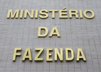 Fazenda comemora IPCA de 4,26% e projeta menor inflação do Plano Real