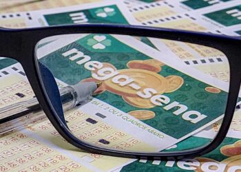 Mega-Sena acumula para R$ 50 milhões; sorteio será na terça (20)