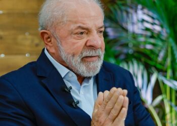 Lula pede mobilização contra "indústria de contar mentiras"