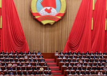 China fixa meta de crescimento econômico entre 4,5% e 5% para este ano