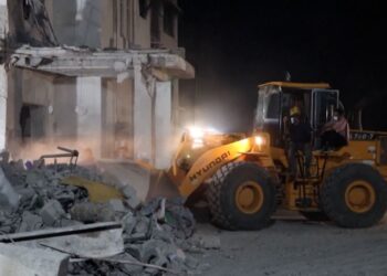 Israel e Irã lançam mais ataques à medida que crise se aprofunda