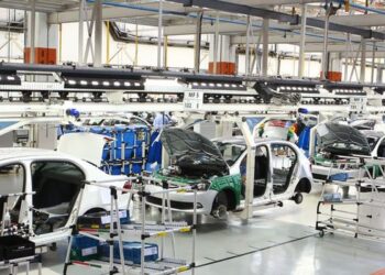 Indústria nacional avança 0,9% em fevereiro