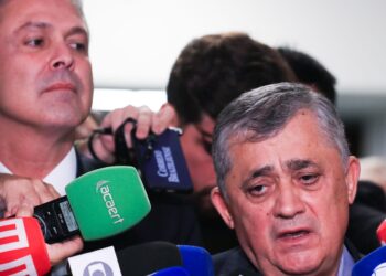 José Guimarães diz ser contra socorro do governo federal ao BRB