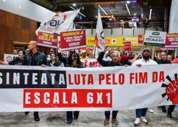 Manifestação no Aeroporto de Guarulhos pede fim da escala 6x1