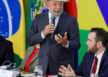 Lula: Desenrola Brasil ajudará população a "tirar corda do pescoço"
