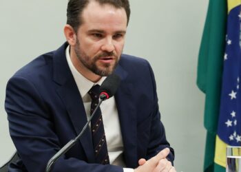 Durigan critica PEC que dá autonomia ao BC por criar “novo Poder"