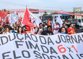 Ato no Rio abre dia nacional para pressionar Senado pelo fim da 6x1