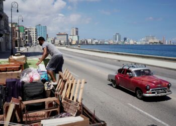 Cuba debate reformas econômica e social em meio ao bloqueio dos EUA