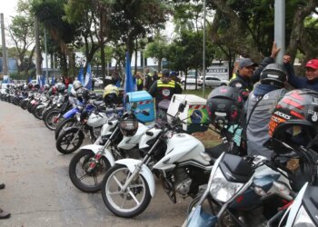Governo prepara linha de crédito para motociclistas de aplicativos
